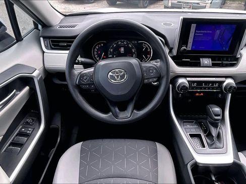 Used 2025 Toyota RAV4 XLE w/ Convenience Package image 6