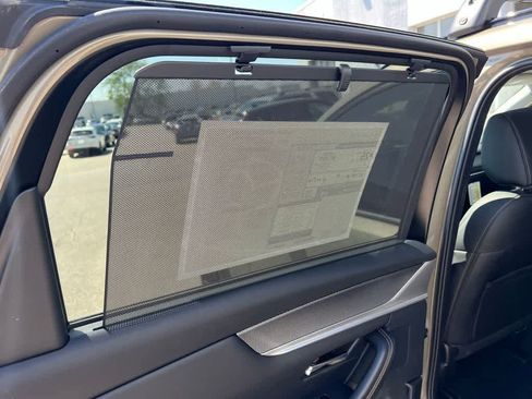 Certified 2025 MAZDA CX-70 3.3 Turbo w/ Premium Package image 19