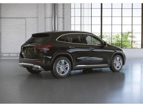 Used 2023 Mercedes-Benz GLA 250 4MATIC image 21