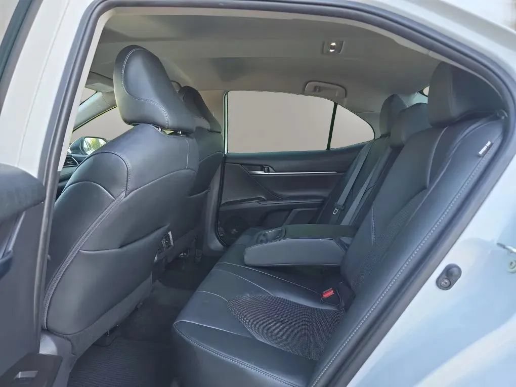 Used 2021 Toyota Camry XLE FWD image 42