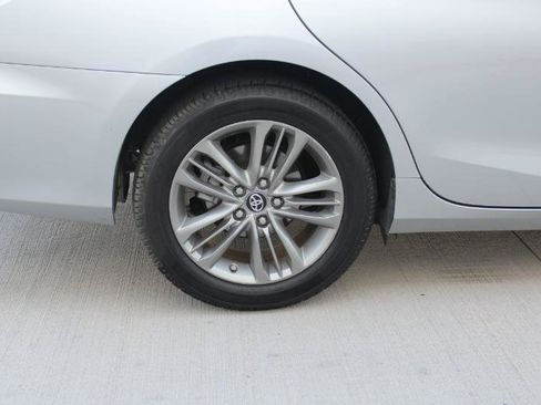 Used 2017 Toyota Camry SE FWD image 33