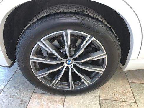 Used 2023 BMW X5 xDrive40i w/ M Sport Package AWD/4WD image 15
