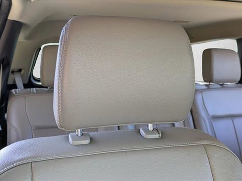 Used 2021 Ford Expedition XLT image 14