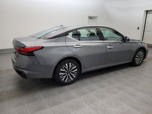 Used 2023 Nissan Altima 2.5 SV FWD image 10