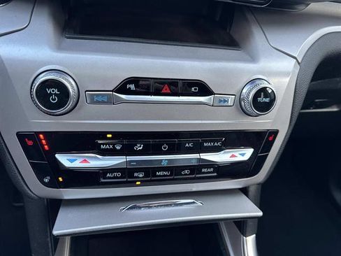 Used 2023 Ford Explorer XLT w/ Equipment Group 202A image 14