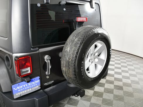 Used 2014 Jeep Wrangler Sport image 15