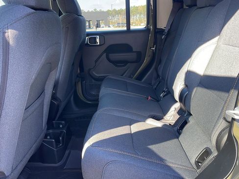 New 2025 Jeep Gladiator Willys image 25