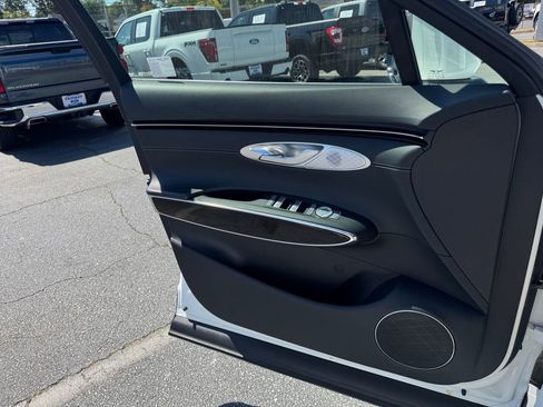 Used 2025 Genesis GV70 2.5T image 18