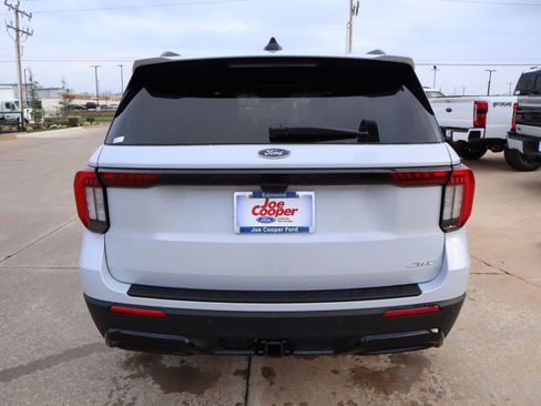 New 2026 Ford Explorer ST-Line w/ ST-Line Street Pack image 26