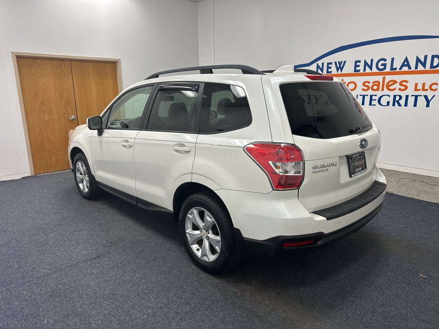 Used 2016 Subaru Forester 2.5i Premium w/ All-Weather Package AWD/4WD image 5