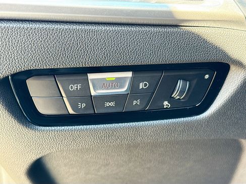 New 2026 BMW 330i Sedan w/ Convenience Package image 37