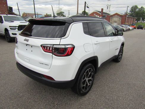 Used 2024 Jeep Compass Limited AWD/4WD image 3