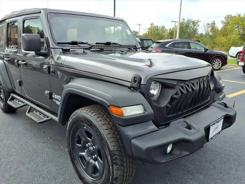Used 2018 Jeep Wrangler Unlimited Sport AWD/4WD image 9