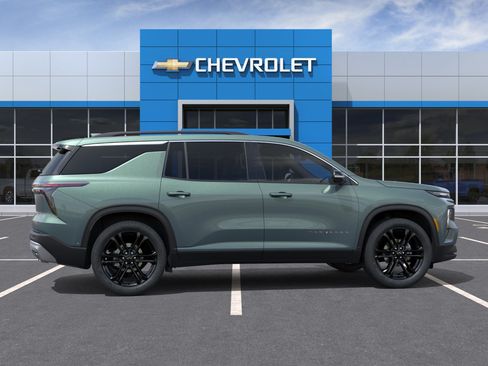 New 2027 Chevrolet Traverse LT FWD image 5