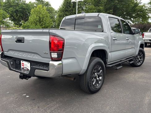Used 2021 Toyota Tacoma SR5 RWD image 17