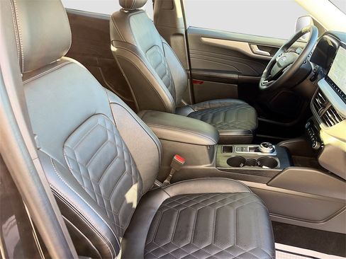 Used 2024 Ford Escape Platinum w/ Premium Technology Package image 29