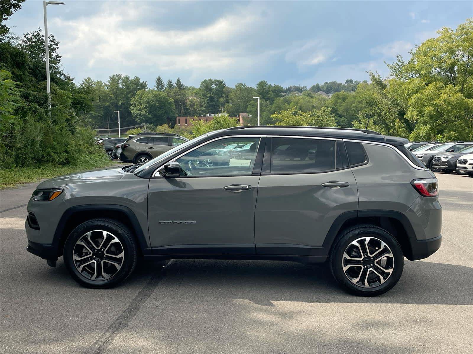 Used 2022 Jeep Compass Limited AWD/4WD image 2