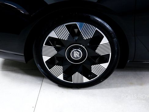 New 2027 Rolls-Royce Phantom Sedan RWD image 40