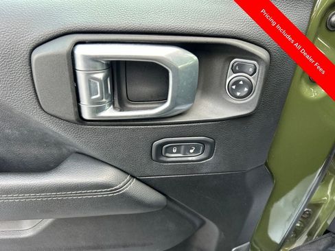 Used 2021 Jeep Wrangler Unlimited Sahara AWD/4WD image 4