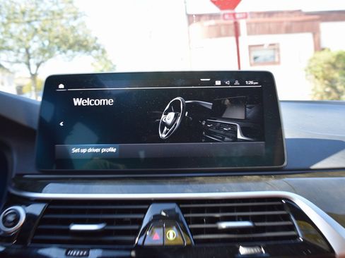 Used 2023 BMW 530e 530e iPerformance image 17