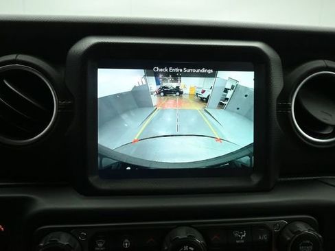 Used 2021 Jeep Wrangler Unlimited Sahara w/ Cold Weather Group AWD/4WD image 19
