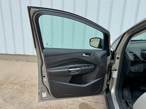 Used 2016 Ford C-MAX SEL w/ Equipment Group 302A FWD image 14