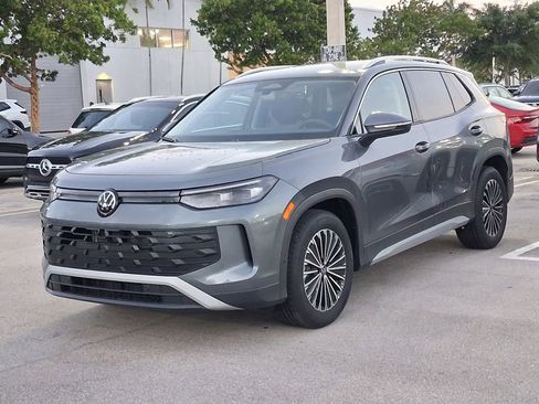 New 2026 Volkswagen Tiguan S FWD image 3