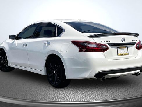Used 2018 Nissan Altima 2.5 SR w/ SR Midnight Edition FWD image 2