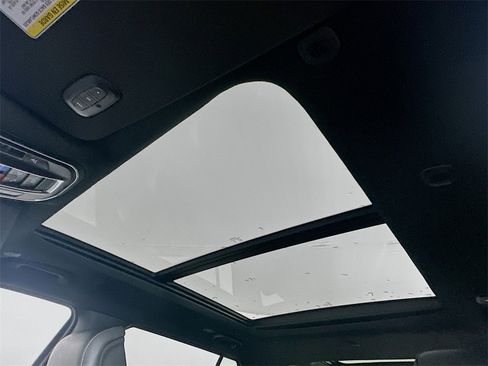 New 2025 Jeep Wagoneer L Series II w/ Premium Group I image 14