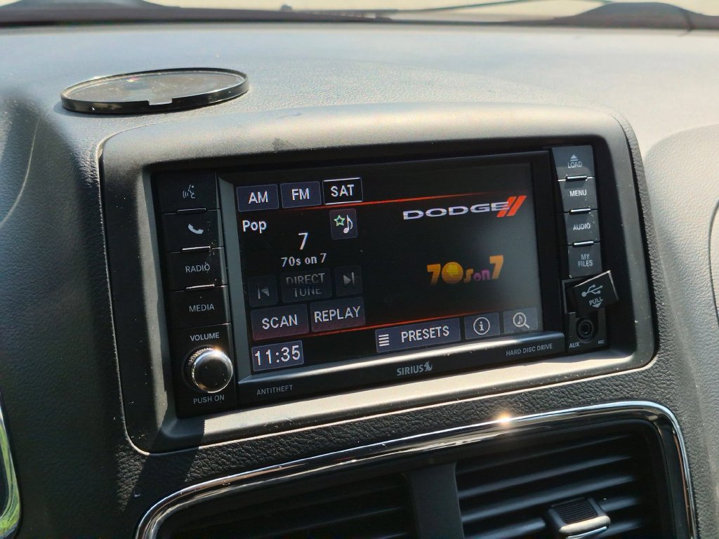 Used 2018 Dodge Grand Caravan SE FWD image 21