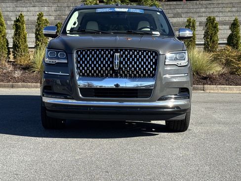Used 2022 Lincoln Navigator Black Label image 3