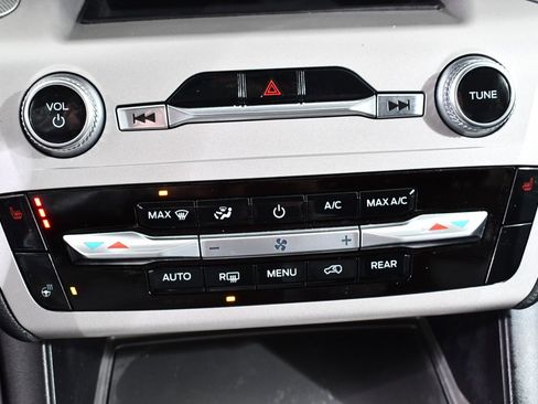 Used 2023 Ford Explorer XLT w/ Equipment Group 202A image 30