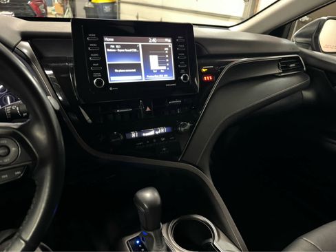 Used 2023 Toyota Camry SE image 16