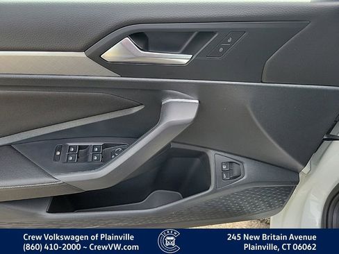 Certified 2023 Volkswagen Jetta SE w/ Panoramic Sunroof Package FWD image 40
