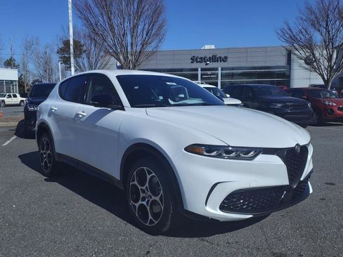 New 2025 Alfa Romeo Tonale AWD/4WD image 3