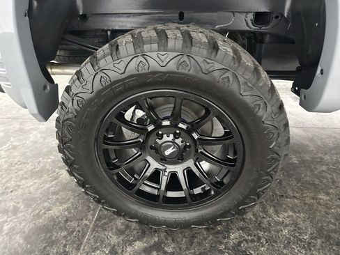 Used 2024 Chevrolet Silverado 1500 LT Trail Boss w/ Convenience Package II AWD/4WD image 5