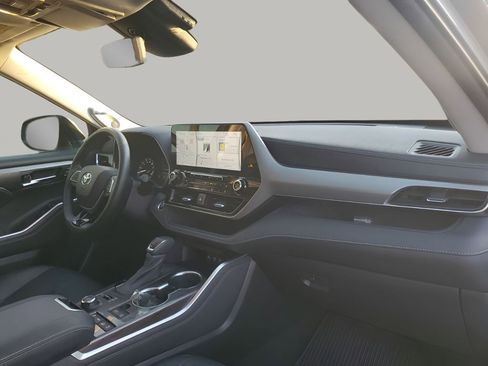 Used 2020 Toyota Highlander Platinum image 14