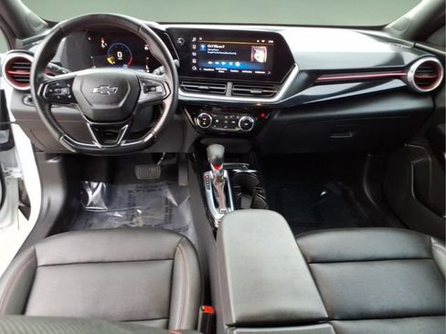 Used 2024 Chevrolet Trax RS w/ Driver Confidence Package image 13