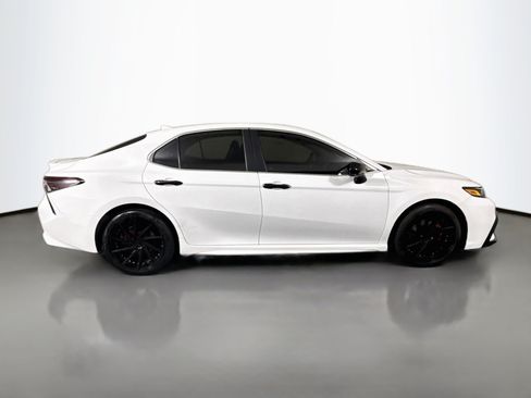 Used 2021 Toyota Camry SE FWD image 11