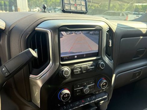 Used 2019 Chevrolet Silverado 1500 LTZ w/ LTZ Convenience Package AWD/4WD image 10