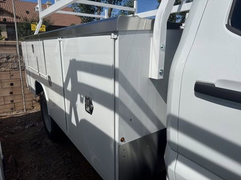 New 2026 Ford F450 XL w/ XL Chrome Package image 4