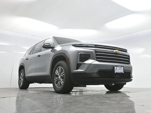 Used 2025 Chevrolet Traverse LT AWD/4WD image 51