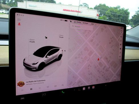 Used 2022 Tesla Model Y Performance AWD/4WD image 3