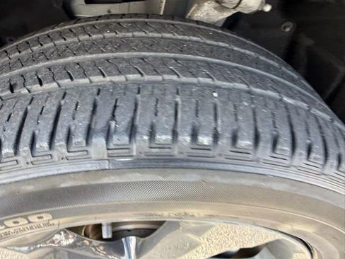 Used 2024 Jeep Grand Cherokee L Altitude image 25