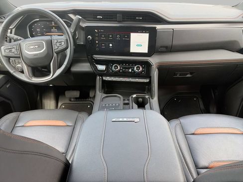 Used 2026 GMC Sierra 2500 AT4 AWD/4WD image 10