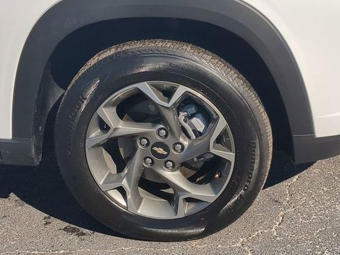 Used 2025 Chevrolet Trax LT w/ LT Convenience Package image 12