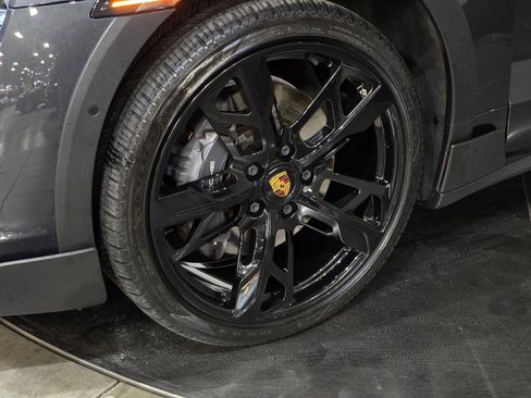 Used 2022 Porsche Taycan 4 Cross Turismo image 13