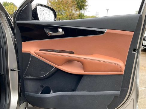 Used 2019 Kia Sorento SX image 20