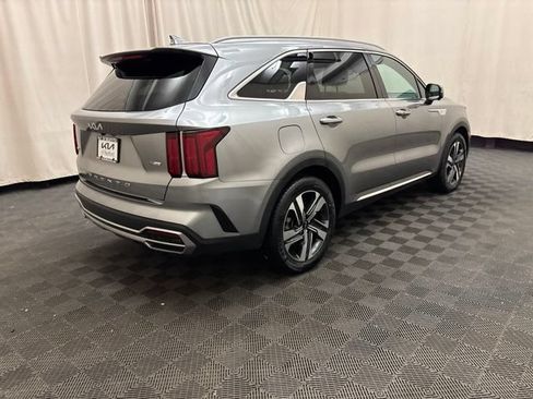 Used 2022 Kia Sorento SX Prestige w/ Panoramic Sunroof Package AWD/4WD image 5