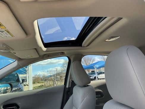 Used 2017 Honda HR-V EX image 10